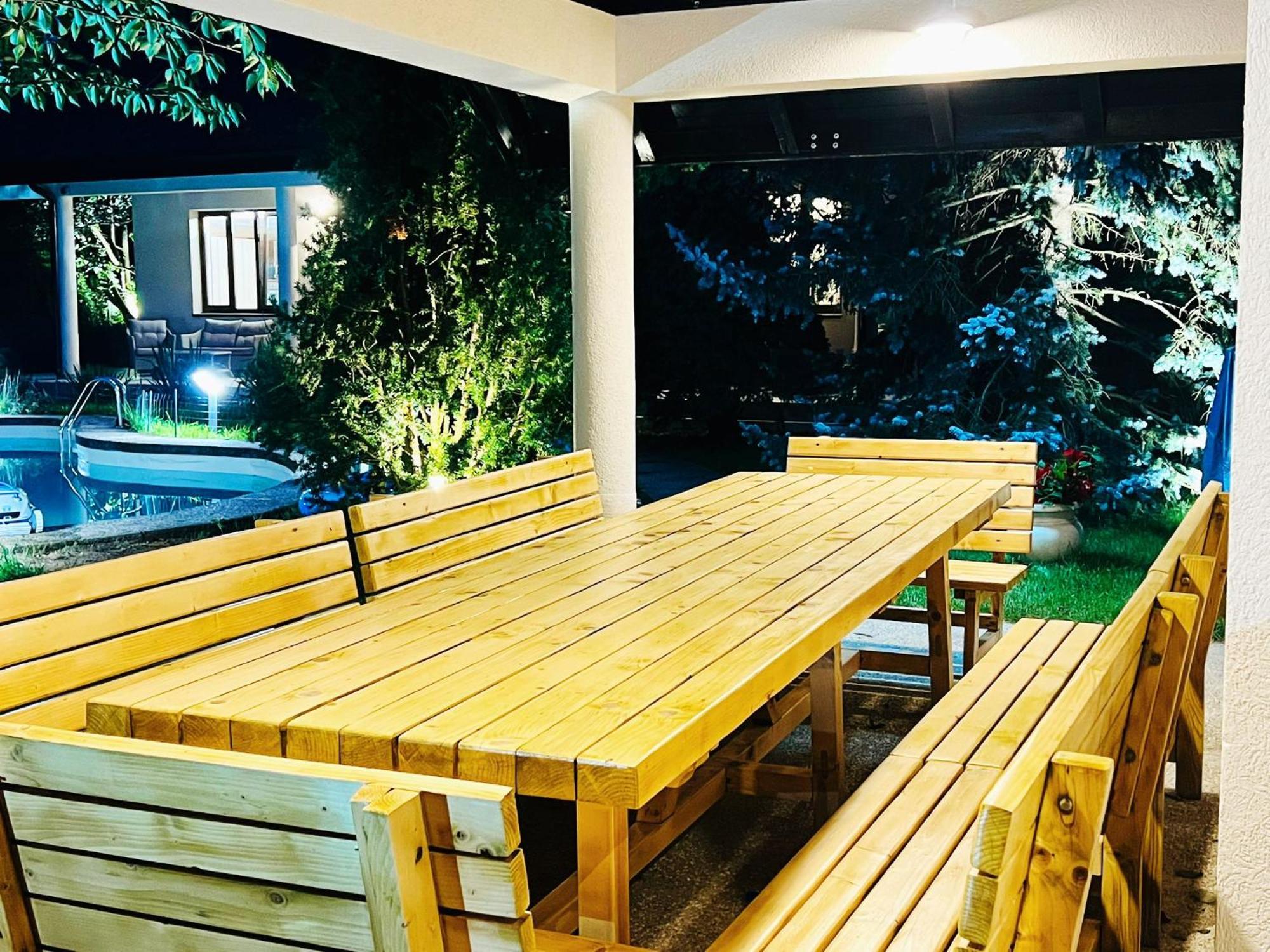 Evie'S Tree House Villa Dragomirna Exterior foto