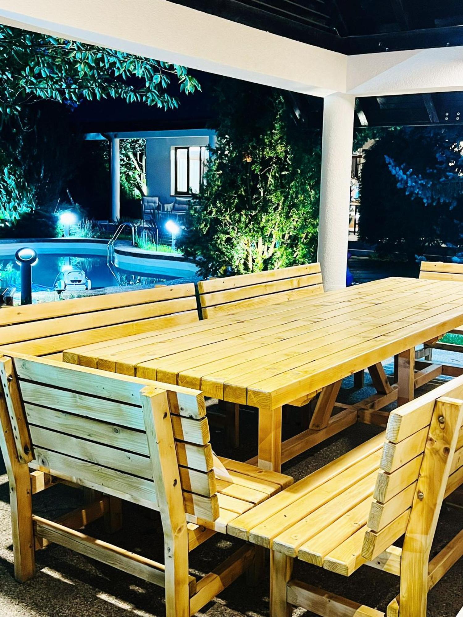Evie'S Tree House Villa Dragomirna Exterior foto