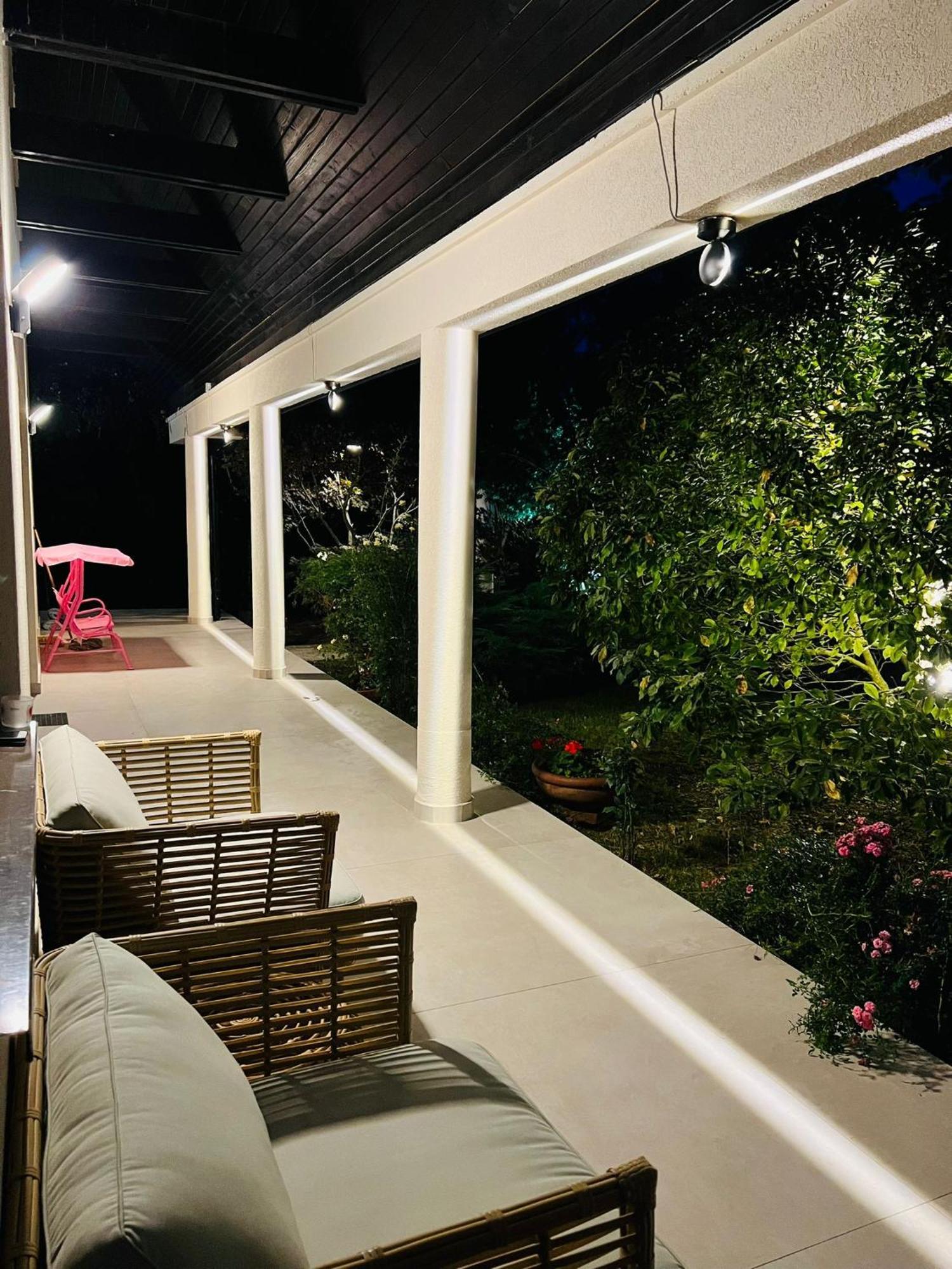 Evie'S Tree House Villa Dragomirna Exterior foto