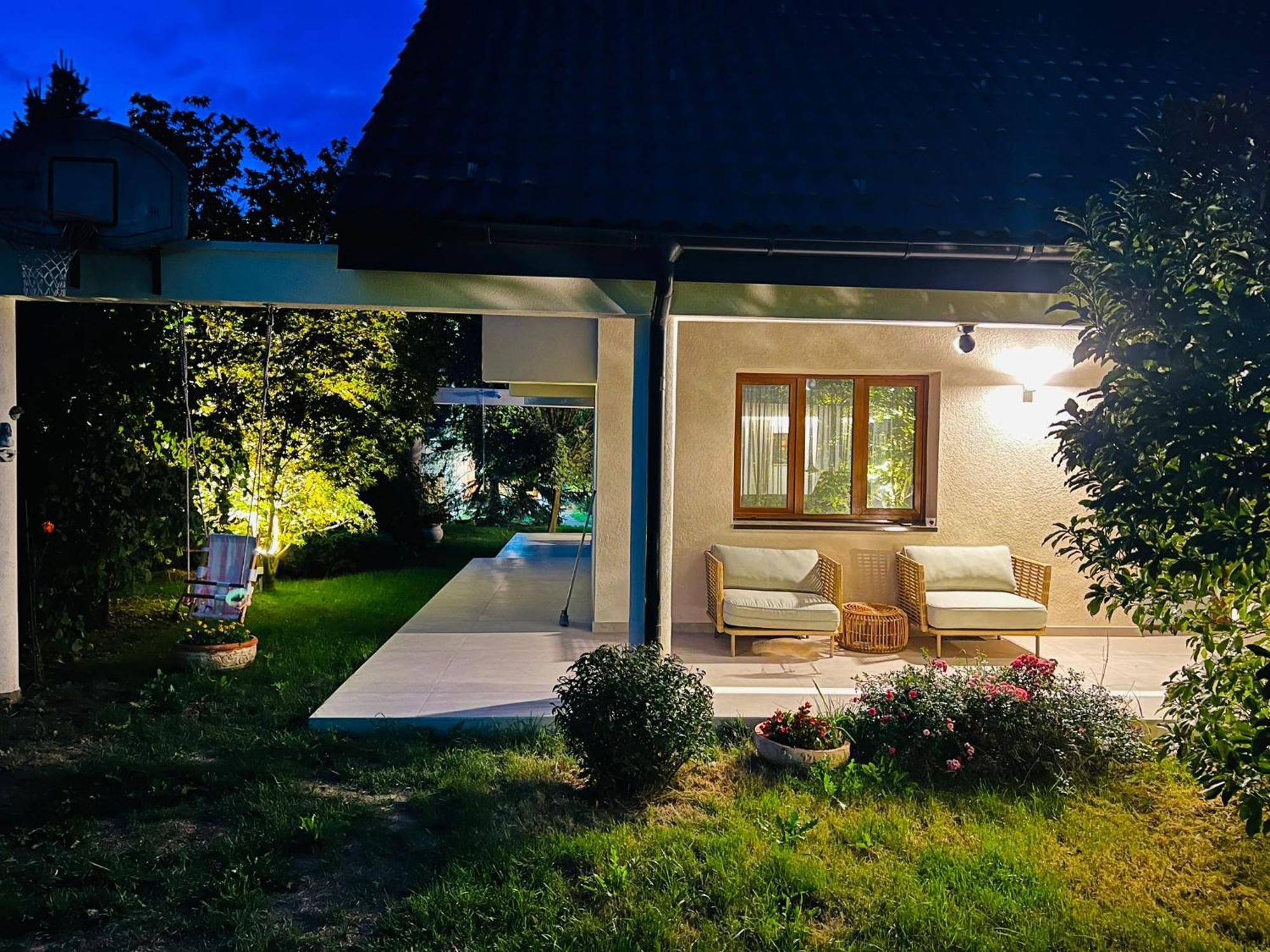 Evie'S Tree House Villa Dragomirna Exterior foto