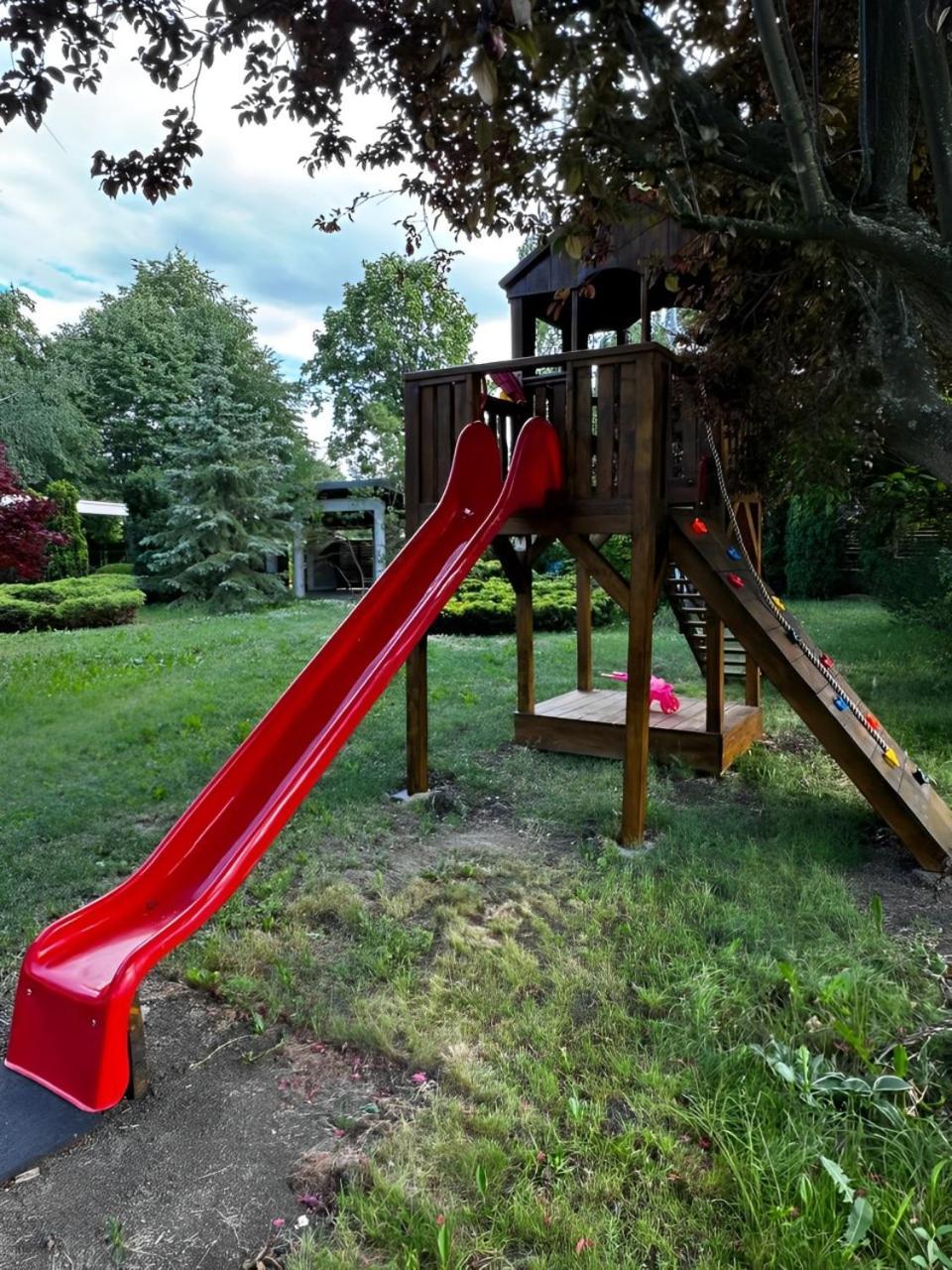 Evie'S Tree House Villa Dragomirna Exterior foto