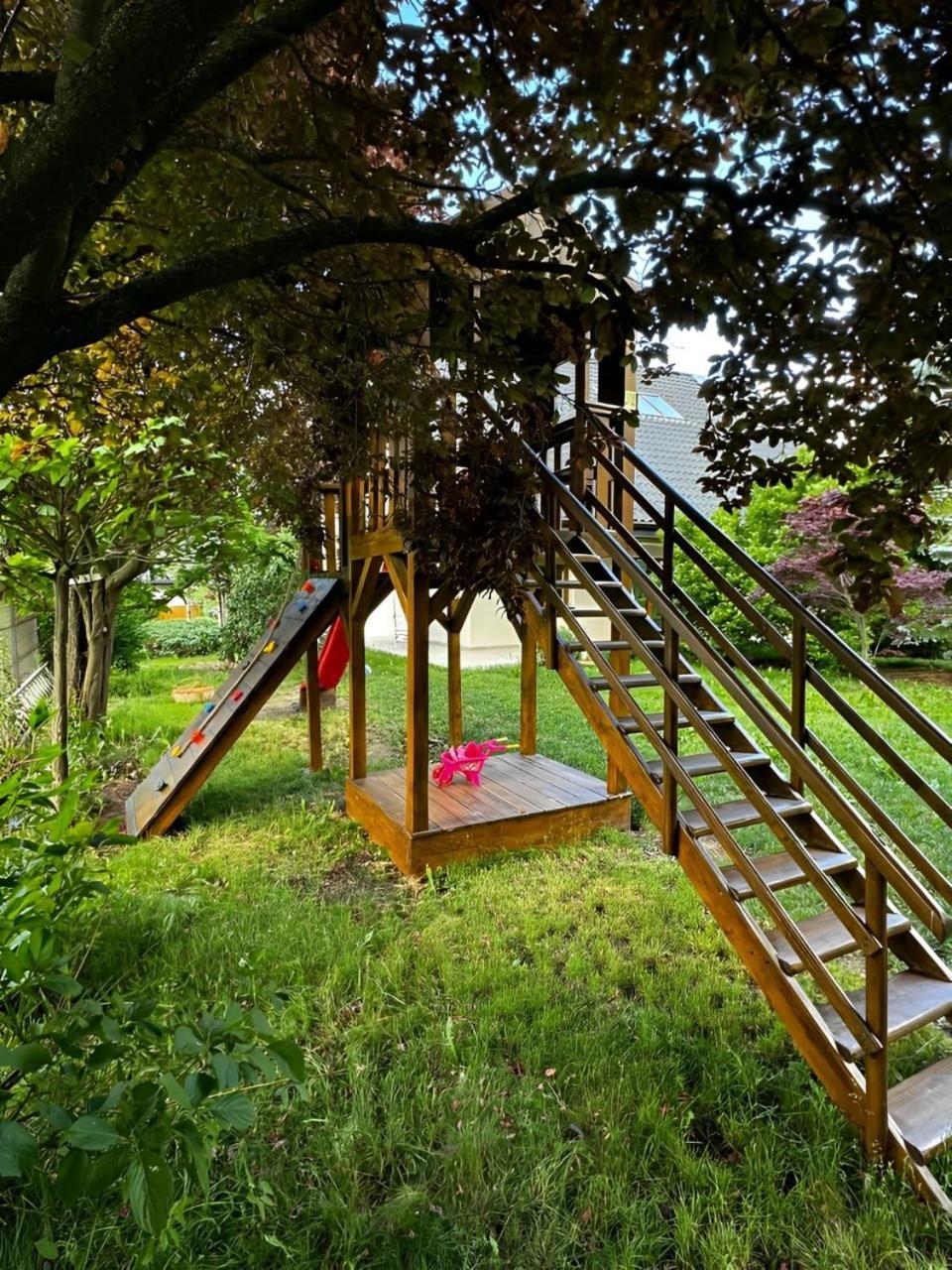 Evie'S Tree House Villa Dragomirna Exterior foto